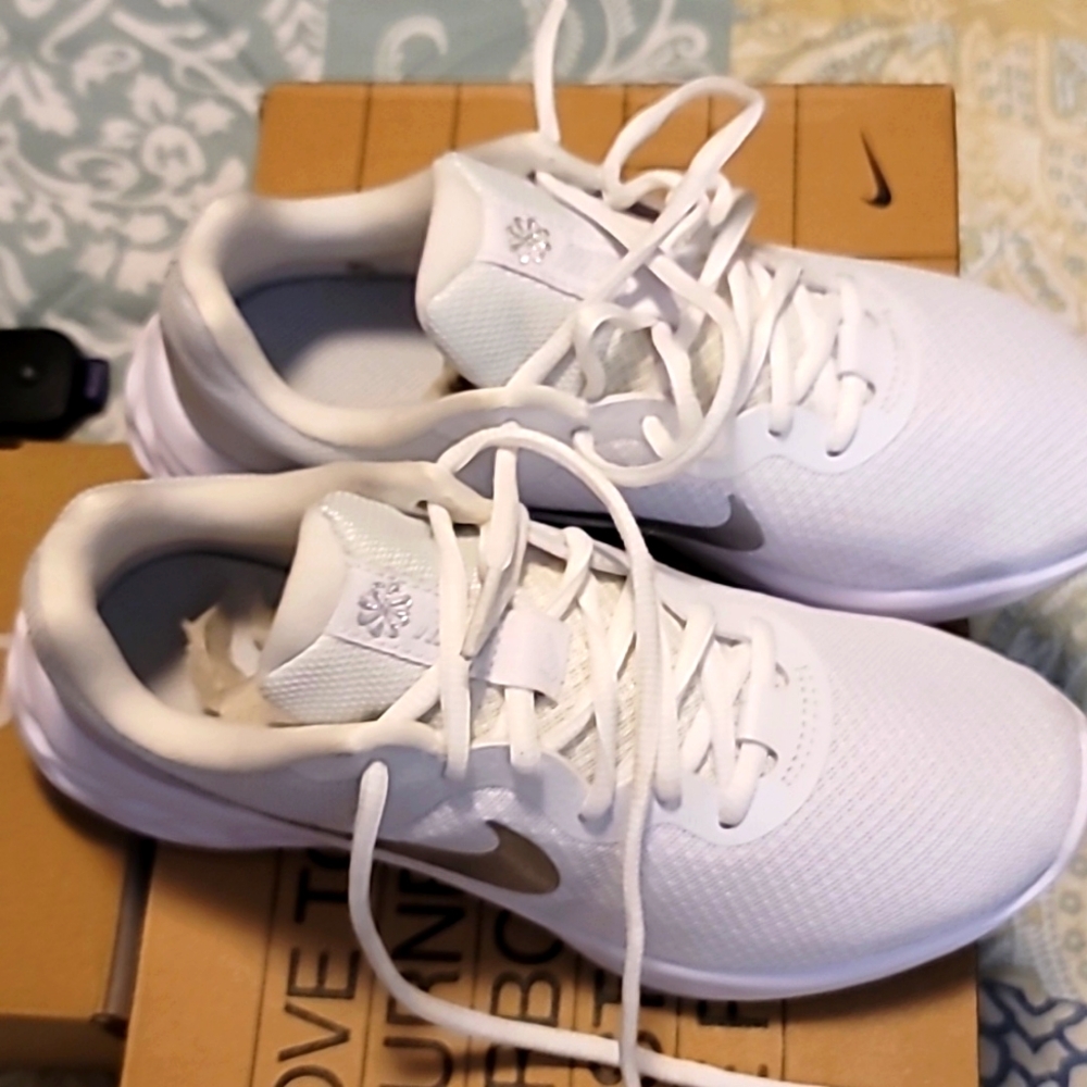 White tennis ladies tennis shoes